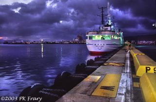 Honolulu Harbor • Canon EOS A2, EF 28 135 3.5 5.6 IS USM, Sensia 100