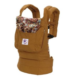 Ergobabys Organic Collection Baby Carrier offers an adjustable waist