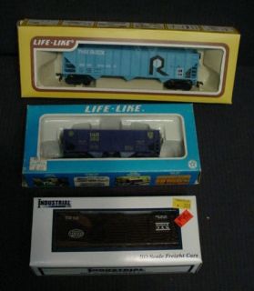 Lot 8 Mixed HO Scale Freight Box Cars w Box EXC Unused