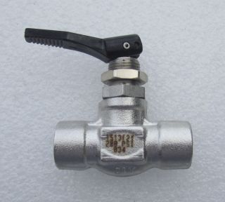 Hoke 1 8 Stainless Steel Toggle Valve 1513F2Y Several Available New