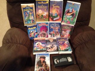 Huge Lot of VHS Movies Includes Disneys Peter Pan Beauty The Beast 11