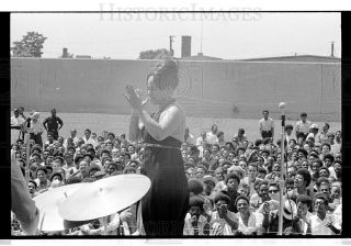 1971 35mm Negs Dorothy Donegan Entertains Inmates 1