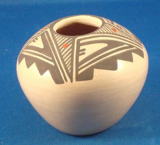 Native American Jemez Pueblo Indian Pottery Mini Pot Pauline Romero
