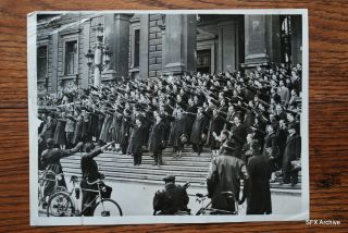  1938 WWII Vienna German Students at University Salute Chancellor Photo