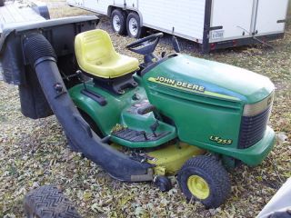 John Deere LX255 Lawn Tractor w Bagger