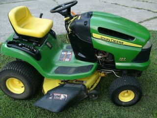 John Deere 102 Riding Lawn Tractor Great Shape Private Use 42 inch 5 Speed  