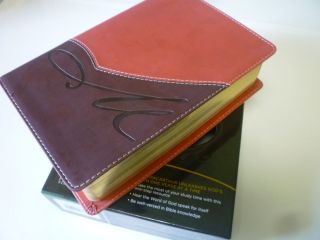 NKJV John MacArthur BIBLE Personal Size Red Leathersoft 20 000 study notes  
