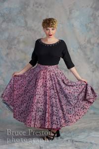 Gorgeous lilac 1950s taffeta circle skirt  