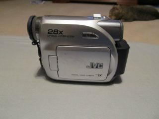 JVC GR D347U Digital Video Camera MiniDV 28x Optical Hyper Zoom