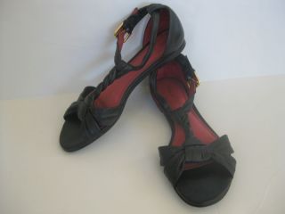 Pour La Victoire Black Leather Twisted Knot T Strap Sandals Flat 7