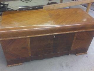 Antique vintage Lane furniture cedar chest hope chest trunk blanket