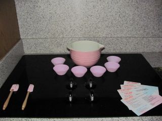 Le Creuset Child Childrens Bakeware Set Pink Bowl Spatulas Silicone