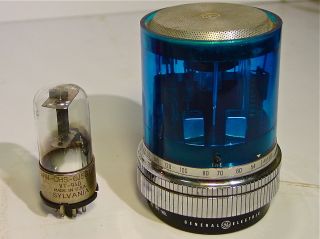  GENERAL ELECTRIC BLUE MAX POLICE LIGHT HAND WIRED TRANSISTOR RADIO