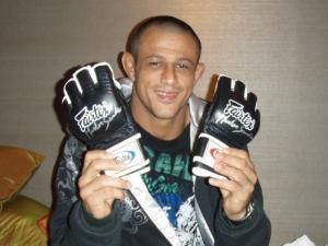 Marlon Sandro fight worn gloves mint Bellator PRIDE DREAM UFC MMA