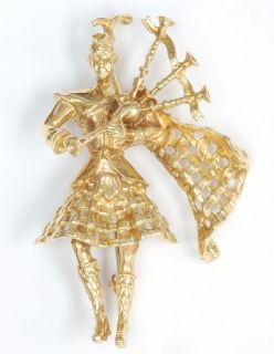 18KY Gold Scottish Bagpiper Brooch with Kilt Bagpipes