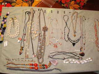 LOT OF 30 VINTAGE NOW NECKLACES MARVELL EXPRESS CAROLEE TRIFARI ANN