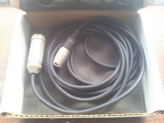  Voice RE85 Dynamic Microphone with Omnidirectional Polar Pattern