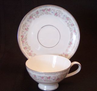 Mikasa Fine China Rosebud 5420 Cup Saucer Set s Excellent