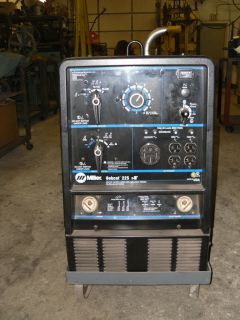 Miller Bobcat Welder 225 NT CC CV AC DC 8500 Watt Generator Welder