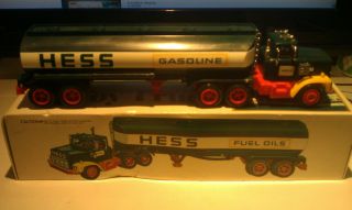 1977 HESS Fuel Oil Tanker Truck with Original Box and Insert EXCELLENT