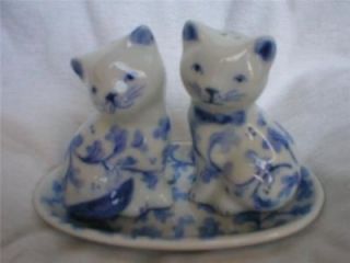Andrea by Sadek Blue Leaf Pattern Cat Kittens China Salt Pepper w Tray