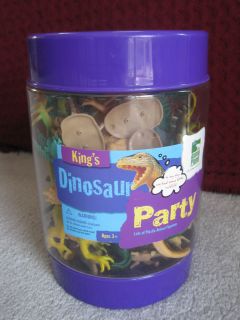 Animal Planet dinosaurs and trees and storage bucket 33 figures and 4