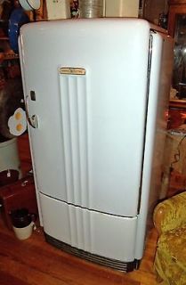 Vintage 1940s General Electric GE Refrigerator PB8 39 A