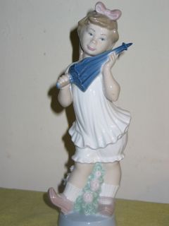 LLadro Girl with Umbrella 4987 In Mint Condition Pretty Little Girl