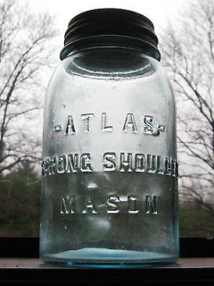 Vintage   ATLAS   STRONG SHOULDER MASON Quart Jar w/ Zinc lid light