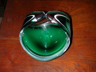 Vtg mid 1960s Flygsfors Coquille Encased 7in Green Glass Basket Vase