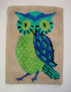 Vintage OWL Latch Hooked RUG ~ Blue/Green Great Groovy Colors ~ 20 x
