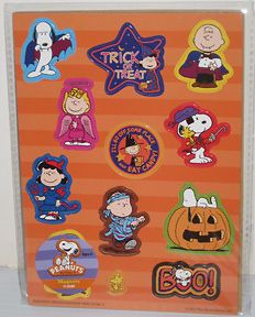PEANUTS HALLOWEEN COSTUME CHARACTER MAGNET SET CHARLIE BROWN LUCY