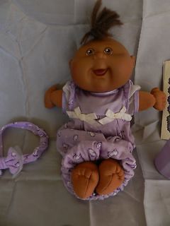 10 1/2 INCH CABBAGE PATCH BABY DOLL (LINDSAY AMBER)
