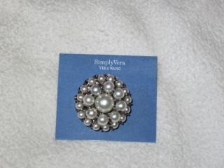 SIMPLY VERA WANG Cluster Pearl Metal Stretch Fashion Ring NEW