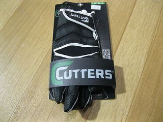 Cutters Youth C Tack Revolution Football Gloves   Black/White Medium