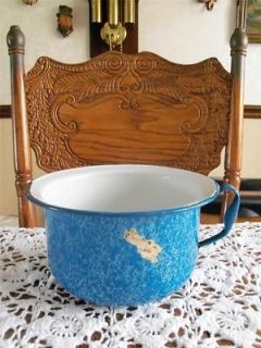 Vintage/Antiqu e Porcelain Enamelware Turquoise Blue Chamber Pot