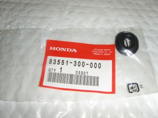 Honda NOS CB750K CB750SC Side Cover Grommet 500 550 750 350 450 83551