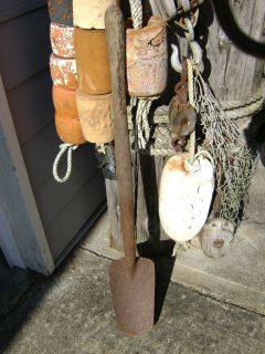 OLD RUSTY 34 CLAM CLAMMING SHOVEL FOR NAUTICAL DECOR ONLY