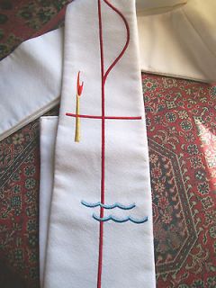 WHITE TEXTURED CLERGY STOLE W/EMBROIDERED RED,YELLOW, BLUE APPLIQUES