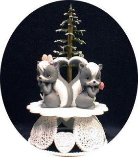 Precious Moments Love is in the Air Skunk Wedding Cake Topper