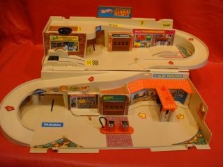 Vintage 1979 Hotwheels Sto Go Service Center Playset for Diecast Cars