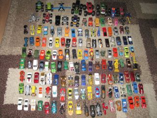 Hotwheels Huge Lot of 140 Cars Trucks Airplanes Helicopters Etc
