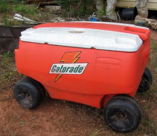 Gatorade Rolling Drink Cooler on Wheels Ice Chest
