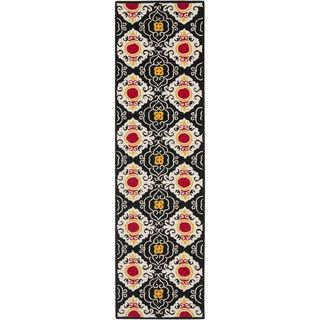 Safavieh Four Seasons Stain resistant Hand hooked Black Floral Rug (23 X 8)