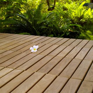 Le Click Teak Interlocking Deck Tiles, Set Of 10 Floortiles To Cover 10sf, Natural Finish