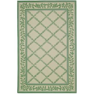 Hand hooked Trellis Ivory/ Light Green Wool Rug (89 X 119)